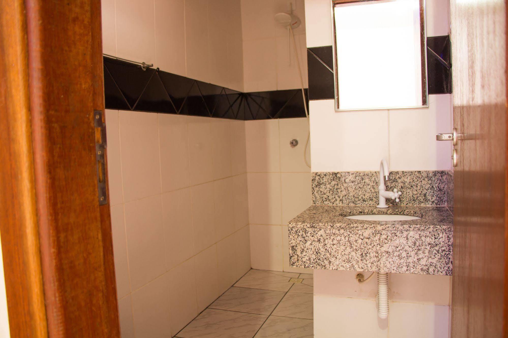 Pousada Dubai Cuiabá Buitenkant foto